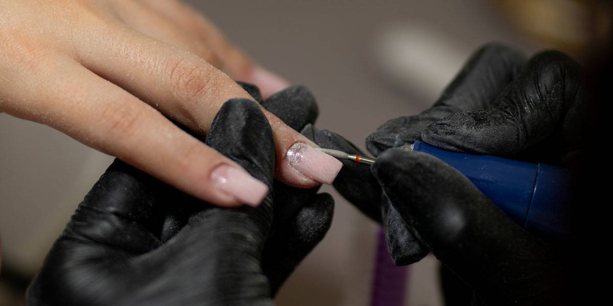 SPA RU Atizapán-Manicura Rusa: Perfección y Duración Inigualables.